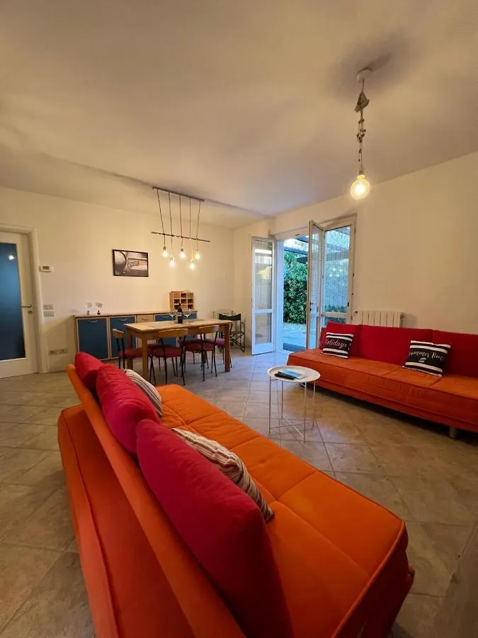 A 2 Passi Dal Mare - Seaside Apt With Backyard 마사