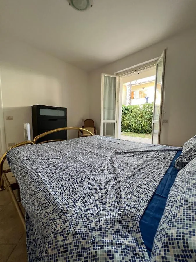 A 2 Passi Dal Mare - Seaside Apt With Backyard 마사 0*,  이탈리아