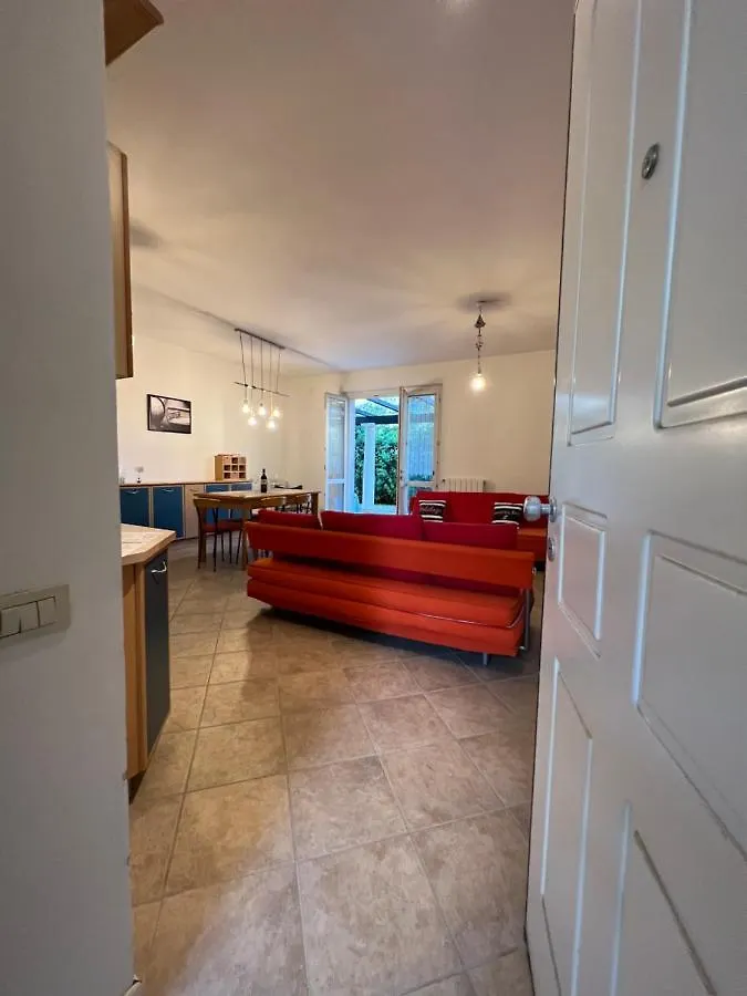 A 2 Passi Dal Mare - Seaside Apt With Backyard 마사 아파트